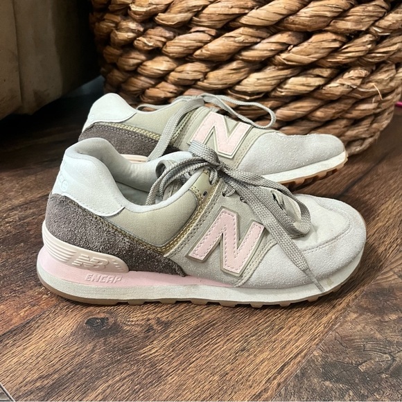 New Balance 574 Gray Pink Size 7.5 - Picture 1 of 7